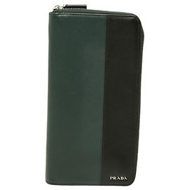 Portafoglio lungo Prada in pelle Saffiano verde scuro