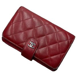 Chanel portafoglio in pelle matelassé rosso