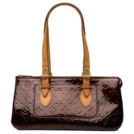 Bolso de hombro Louis Vuitton Monogram Vernis Rosewood Avenue rojo