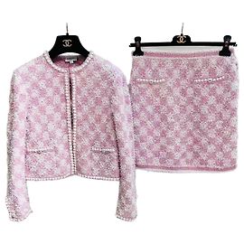 Conjunto de Cárdigan y Falda Chanel en Tweed Rosa