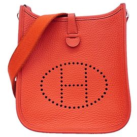 Hermès Hermes Schultertasche Evelyne TPM in Rot