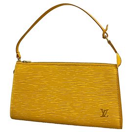 Louis Vuitton Epi Pochette Accessoires M52949