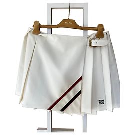 Falda plisada Miu Miu en lana y mohair blanca