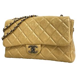 Borsa a tracolla Chanel Matelassé in Beige