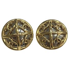 Pendientes de clip Chanel chapados en oro