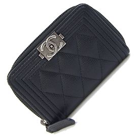 Monedero Chanel Boy de piel de becerro granulada negra