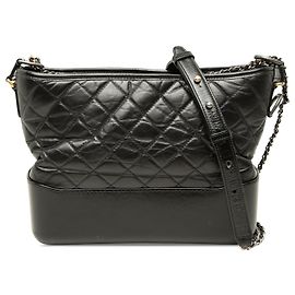 Chanel Gabrielle Crossbody in pelle di vitello aged medium nera