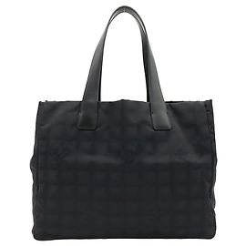 Chanel New Travel Line Tote MM Tasche