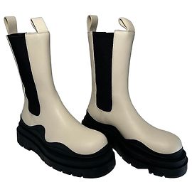 Bottega Veneta – Sea Salt Leather Tire Boots with Black Sole – Size 40.5