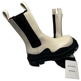 Bottega Veneta – Sea Salt Leather Tire Boots with Black Sole – Size 38.5