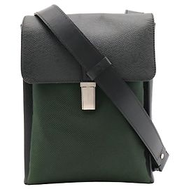 Borsa a tracolla Louis Vuitton Taiga Saratove PM