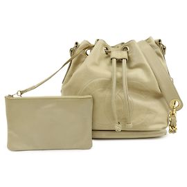 Borsa a tracolla bucket CHANEL in pelle di agnello Beige A01349
