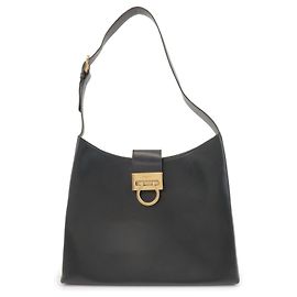 Salvatore Ferragamo Bolsa de Ombro e Bolsa de Mão Ferragamo Gancini em Couro de Bezerro Black