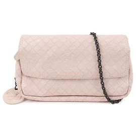 BOTTEGA VENETA Intreccio Mirage Schultertasche mit Kette Hellrosa