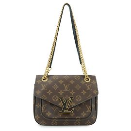 Louis Vuitton Monogram Passy Crossbody Chain Shoulder Bag M45592