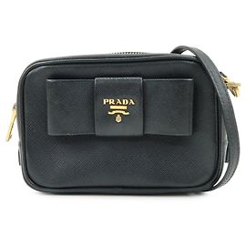 Bolso bandolera PRADA de piel Saffiano motivo cinta negro 1NF674