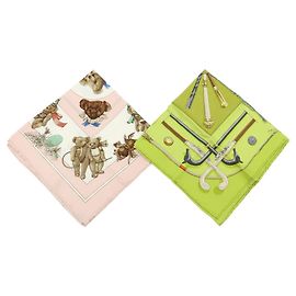 Hermès HERMES Carre 45 Set aus 2 Seidentücher 100% Seide Hellrosa Hellgrün Braun