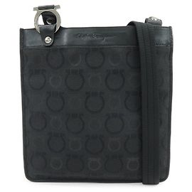 Salvatore Ferragamo Borsa a tracolla e borsa crossbody Ferragamo Gancini in tela e pelle Nero