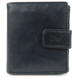 Billetera compacta bi-fold Christian Dior Cannage de piel de cordero negra