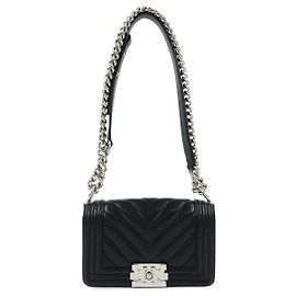 CHANEL Boy CHANEL Borsa a tracolla con catena in pelle caviar Piccola Nera A67085