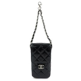 CHANEL Matelasse COCO Mark Lackleder Handyhülle Pouch Black