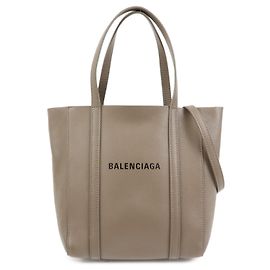 BALENCIAGA Everyday Tote XXS Borsa Tote 2Way in Pelle Marrone Chiaro 551815