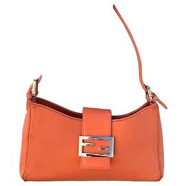 Borsa a spalla Fendi Baguette Corallo