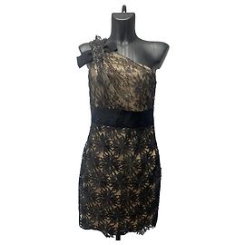 Valentino Cocktailkleid aus schwarzer Guipure-Spitze, One-Shoulder – Size 10 / IT 42