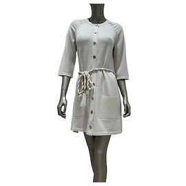Chanel Strickkleid & Cardigan aus Kaschmir in Creme, FR 40 gebraucht