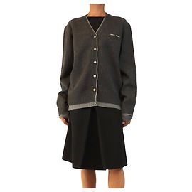 Miu Miu V-Ausschnitt Kaschmir-Cardigan in Anthrazitgrau - Größe UK 8