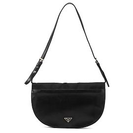 Prada Schultertasche aus Tessuto Vitello Nylon und Kalbsleder in Schwarz