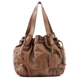 Loewe Anagram Schultertasche aus hellbraunem Nappaleder