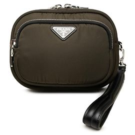 Clutch Prada con placca logo Triangle