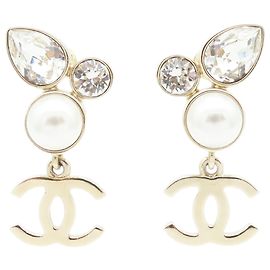 Pendientes colgantes Chanel Gold CC chapados en oro con perlas falsas y cristales