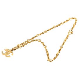 Collana con pendente Chanel Gold CC placcata in oro e strass