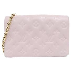 Bolso de hombro Louis Vuitton Pochette Coussin de piel de cordero