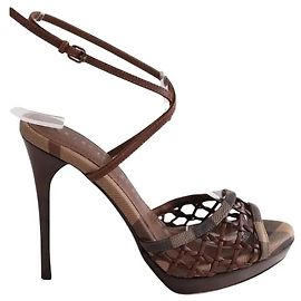 Tacchi Burberry in pelle marrone