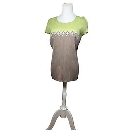 Top Vintage Issey Miyake Plisado Manga Corta Verde Claro Taupe M