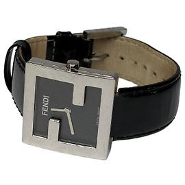 Orologio quadrato Vintage Fendi Cinturino in pelle verniciata Fine anni 1990 Nero