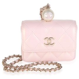 Chanel Pink Iridescent Caviar Pearl Kartenetui mit Kette
