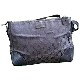 Bolso bandolera Gucci GG Monogram en lona negra