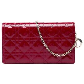 Dior Lady Dior Convertible Clutch mit Kette in rotem Lackleder Cannage