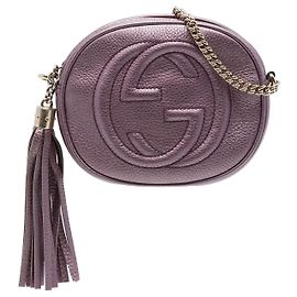 Gucci Mini Borsa a Tracolla Soho in Pelle di Vitello Martellata Metallizzata Viola con Catena