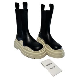 Bottega Veneta Tire Boots Schwarz Leder Sea Salt Sohle