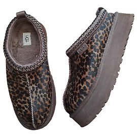 Zuecos UGG estampado de leopardo