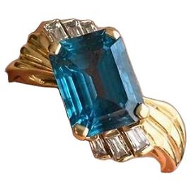 Autre Marque Anel em ouro amarelo 14k Topázio Azul corte esmeralda e Diamantes