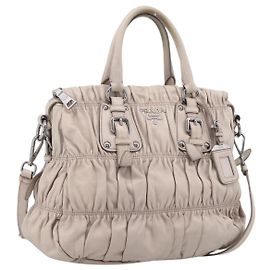 PRADA Geraffte Handtasche aus Leder 2way Grau Silber