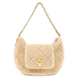 Bolso de hombro Chanel de piel de cordero shearling