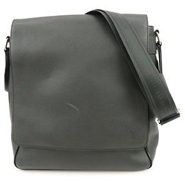Louis Vuitton Roman Taiga Leather GM