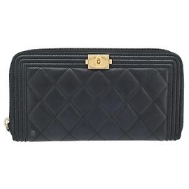 Organizador Chanel Boy Zip Around de piel de cordero acolchada